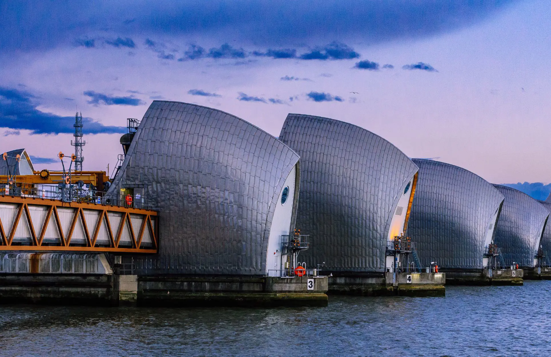 Thames Barrier 1930 × 1250